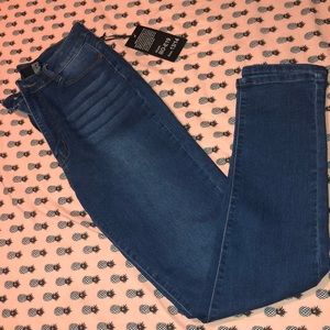 ‼️NEW‼️ High Waisted Medium Wash Jeans